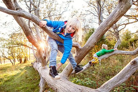 scandinavia - Girls playing in forest Stock Photo - Premium Royalty-Free, Code: 6102-08120857