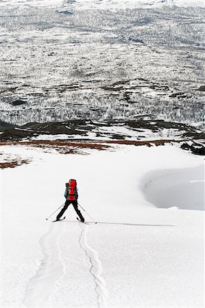 Person skiing, high angle view Photographie de stock - Premium Libres de Droits, Code: 6102-08270526