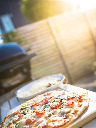 evening meal - Pizza Stock Photo - Premium Royalty-Free, Code: 6102-08270798