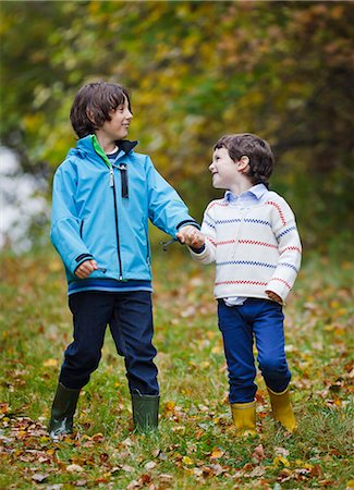 simsearch:6102-08520608,k - Boys walking together Stock Photo - Premium Royalty-Free, Code: 6102-08270916