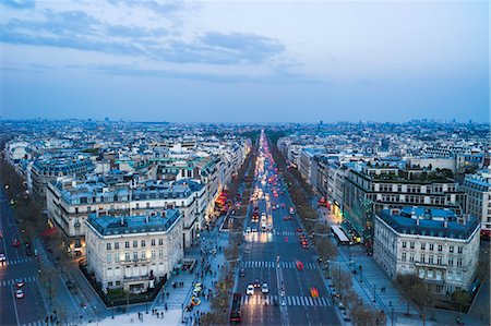 place charles de gaulle - Cityscape at dusk Photographie de stock - Premium Libres de Droits, Code: 6102-08271066