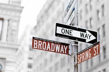 simsearch:841-06031378,k - Street signs in New York City, USA Stock Photo - Premium Royalty-Free, Code: 6102-08271716
