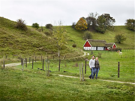 Couple walking Stock Photo - Premium Royalty-Free, Code: 6102-08278772