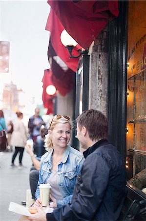 Couple with take away coffee Stock Photo - Premium Royalty-Free, Code: 6102-08278841