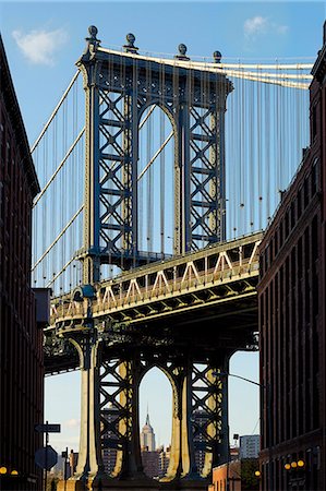 simsearch:649-08564196,k - Suspension bridge Photographie de stock - Premium Libres de Droits, Code: 6102-08278924