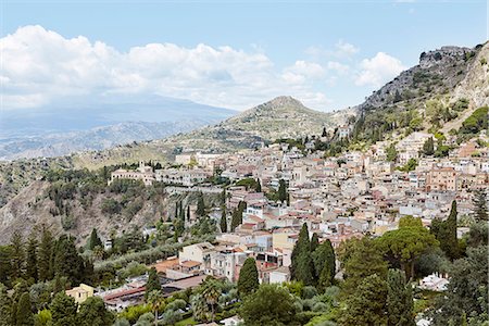 sicily etna - Buildings on hills Stock Photo - Premium Royalty-Free, Code: 6102-08384405