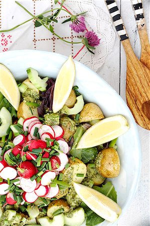 simsearch:6102-08062881,k - Vegetable salad Foto de stock - Sin royalties Premium, Código: 6102-08388326