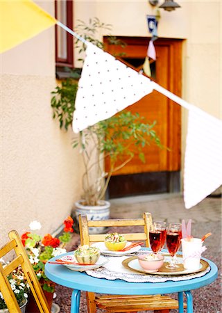 Garden party Photographie de stock - Premium Libres de Droits, Code: 6102-08388339