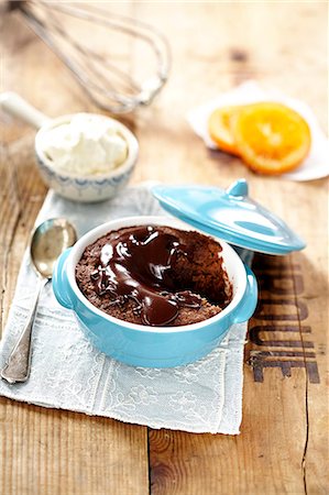 sahne - Chocolate dessert in bowl Stockbilder - Premium RF Lizenzfrei, Bildnummer: 6102-08480815