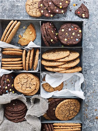 simsearch:6102-08882024,k - Cookies in box Foto de stock - Sin royalties Premium, Código: 6102-08481239