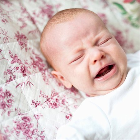 simsearch:6102-03866975,k - Close-up of crying baby Foto de stock - Sin royalties Premium, Código: 6102-08481522