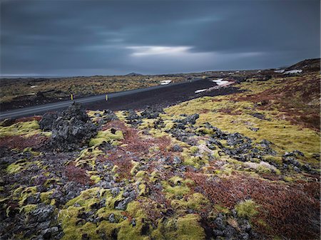 simsearch:6102-08542140,k - Overcast sky above land Foto de stock - Royalty Free Premium, Número: 6102-08542125