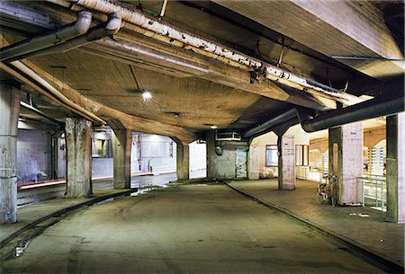 slussen - Large columns in underground road Foto de stock - Sin royalties Premium, Código: 6102-08558763