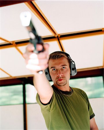 range shooting - Shooting range Foto de stock - Sin royalties Premium, Código: 6102-08558782