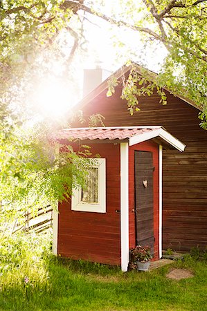 Outhouse of summer cottage Foto de stock - Sin royalties Premium, Código: 6102-08559079