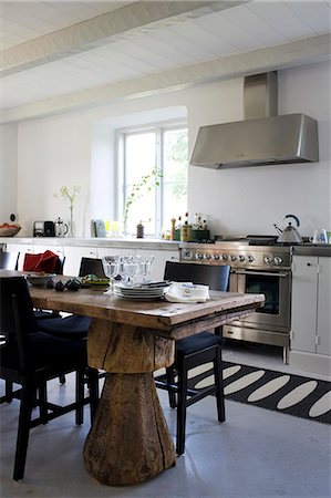 simsearch:6102-08120116,k - Scandinavian style domestic kitchen Stock Photo - Premium Royalty-Free, Code: 6102-08566231