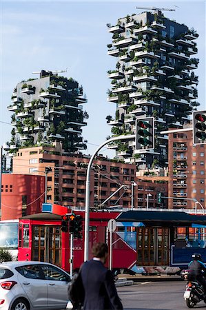 Skyscrapers with trees on balconies Photographie de stock - Premium Libres de Droits, Code: 6102-08566680