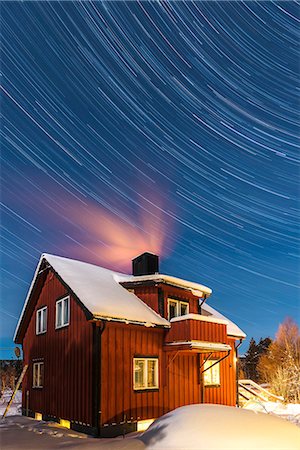 star sky night - House at night with star field in background Foto de stock - Sin royalties Premium, Código: 6102-08520774