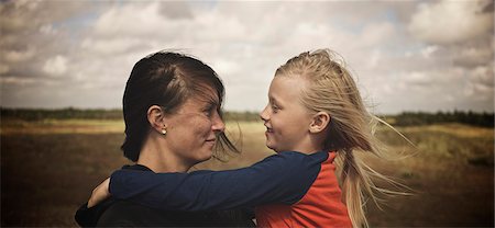 Mother and daughter together Photographie de stock - Premium Libres de Droits, Code: 6102-08521110