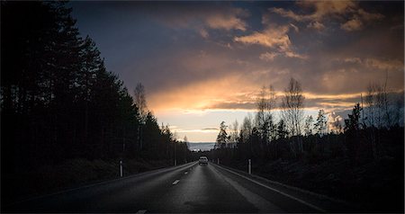 Country road at sunset Photographie de stock - Premium Libres de Droits, Code: 6102-08642018