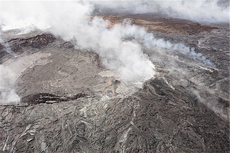 Aerial view of volcanic landscape Photographie de stock - Premium Libres de Droits, Code: 6102-08683239