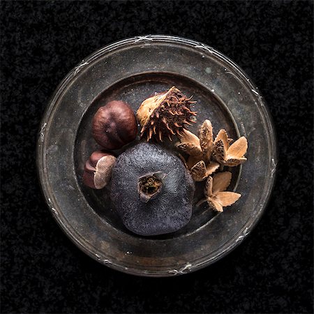 simsearch:6102-07157990,k - Dried fruits on plate Stock Photo - Premium Royalty-Free, Code: 6102-08683350