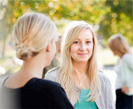 simsearch:6102-08761103,k - Portrait of two teenage girls Foto de stock - Sin royalties Premium, Código: 6102-08746086