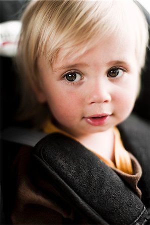 simsearch:6102-08881723,k - Portrait of boy in car seat Stockbilder - Premium RF Lizenzfrei, Bildnummer: 6102-08746259