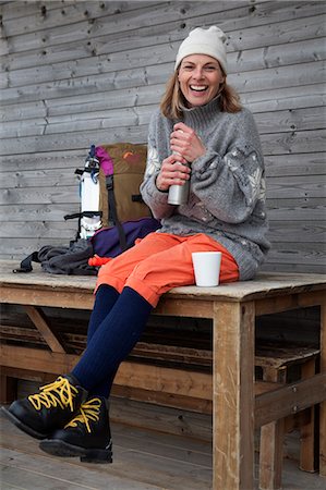 Portrait of woman resting during hiking in mountains Foto de stock - Sin royalties Premium, Código: 6102-08746320