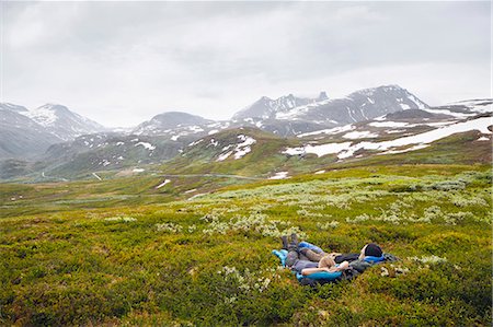Hikers resting in mountains Stock Photo - Premium Royalty-Free, Code: 6102-08746821