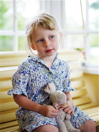 simsearch:6102-08520684,k - Scandinavia, Sweden, Girl  sitting with soft toy, close-up Stockbilder - Premium RF Lizenzfrei, Bildnummer: 6102-08748417