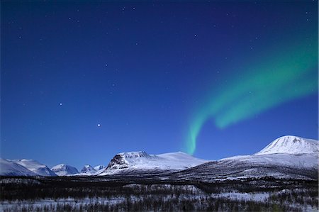 View of aurora borealis Foto de stock - Sin royalties Premium, Código: 6102-08760176