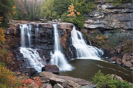 eaux vives - View of waterfall, West Virginia, USA Photographie de stock - Premium Libres de Droits, Code: 6102-08760770