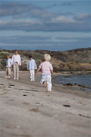 simsearch:6102-08748869,k - Family on beach, Vastkusten, Sweden Stock Photo - Premium Royalty-Free, Code: 6102-08761343