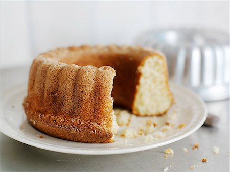 plate crumbs - A sponge cake, Sweden. Stock Photo - Premium Royalty-Free, Code: 6102-08768769