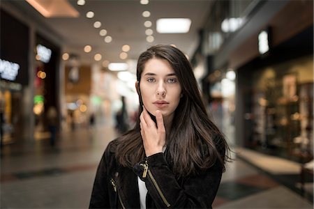 simsearch:6102-08726815,k - Portrait of woman in shopping center Stock Photo - Premium Royalty-Free, Code: 6102-08726841