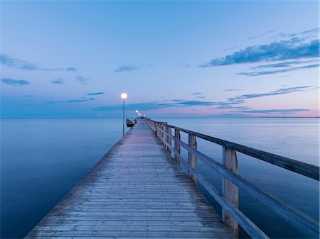 simsearch:6102-08995835,k - Jetty at dusk Photographie de stock - Premium Libres de Droits, Code: 6102-08858659