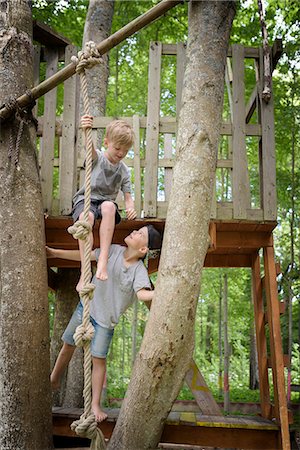 simsearch:6102-08062865,k - Boys in tree house Stock Photo - Premium Royalty-Free, Code: 6102-08858699