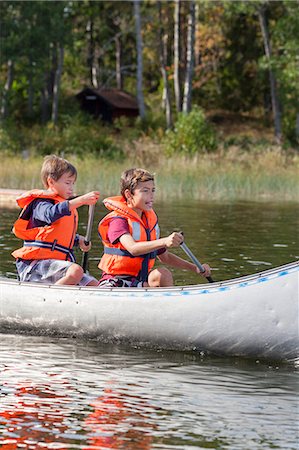 simsearch:6102-08062865,k - Boys kayaking Stock Photo - Premium Royalty-Free, Code: 6102-08881542