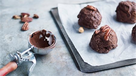 simsearch:6102-08882024,k - Chocolate ice creams Foto de stock - Sin royalties Premium, Código: 6102-08882096