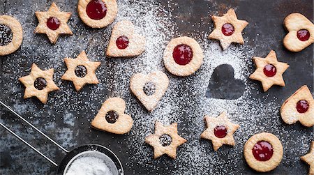 simsearch:6102-08882024,k - Cookies with jam Foto de stock - Sin royalties Premium, Código: 6102-08882098