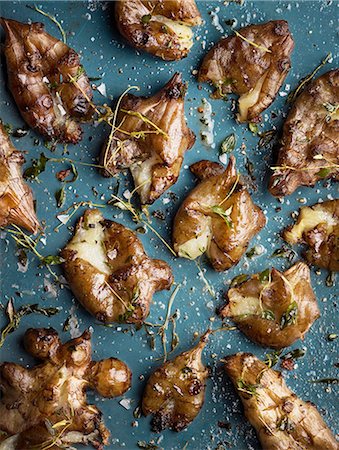 simsearch:6102-08062881,k - Jerusalem artichoke on table Foto de stock - Sin royalties Premium, Código: 6102-08882031