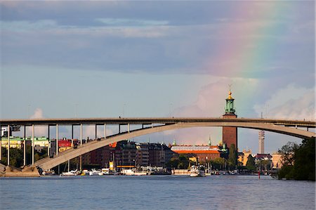 simsearch:6102-08996280,k - Rainbow over Stockholm town hall Photographie de stock - Premium Libres de Droits, Code: 6102-08800430