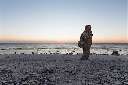 simsearch:6102-06337131,k - Sea stacks at Gotland, Sweden Photographie de stock - Premium Libres de Droits, Code: 6102-08942232