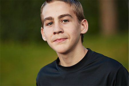 simsearch:6102-08942535,k - Portrait of teenage boy looking at camera Stock Photo - Premium Royalty-Free, Code: 6102-08952025