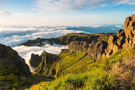 regiao autonoma da madeira - Mountains above clouds Foto de stock - Sin royalties Premium, Código: 6102-08994804