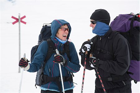 simsearch:6102-08996323,k - Happy couple cross country skiing Photographie de stock - Premium Libres de Droits, Code: 6102-08995798