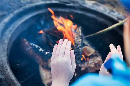 simsearch:6102-08384403,k - Warming hands at fire Stock Photo - Premium Royalty-Free, Code: 6102-08996461