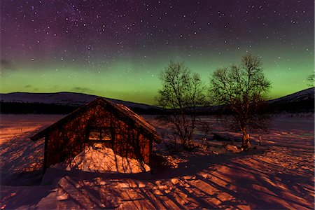 Boat house at night Photographie de stock - Premium Libres de Droits, Code: 6102-08996494