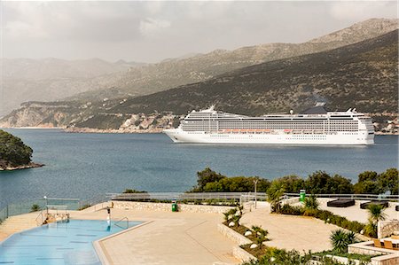 pool and cruise ship - Cruise liner on sea Stock Photo - Premium Royalty-Free, Code: 6102-08996553